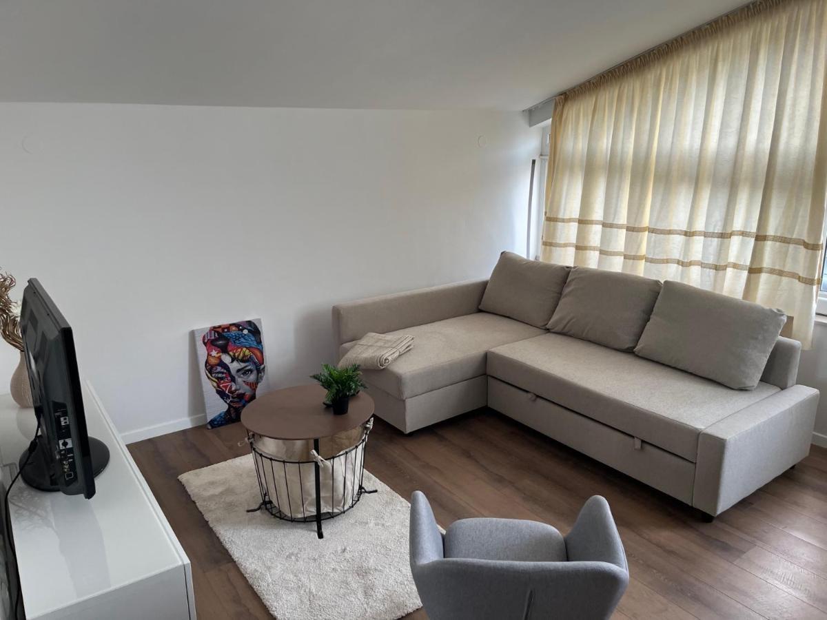 Studio Apartment Elena Zadar Bagian luar foto