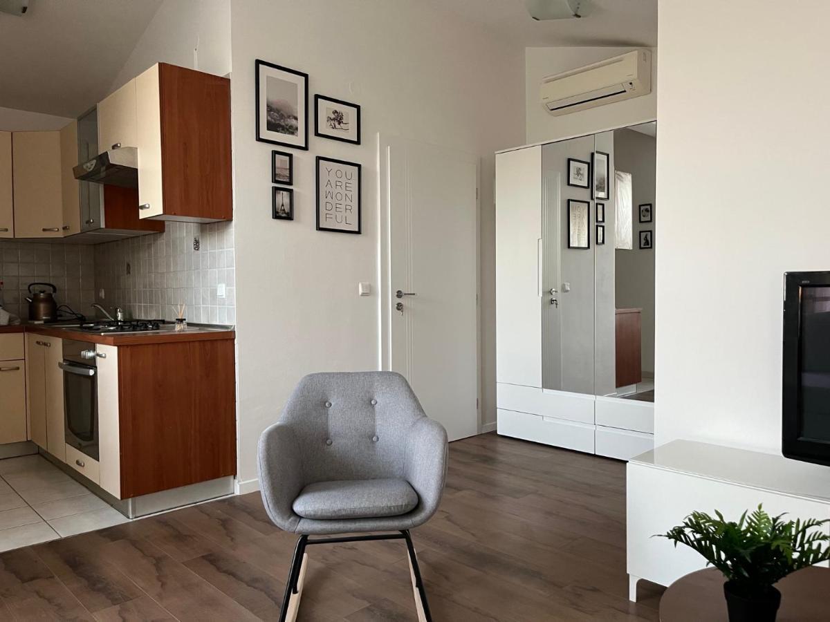 Studio Apartment Elena Zadar Bagian luar foto